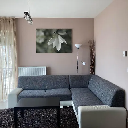 Goldenbeach Deluxe Apartment